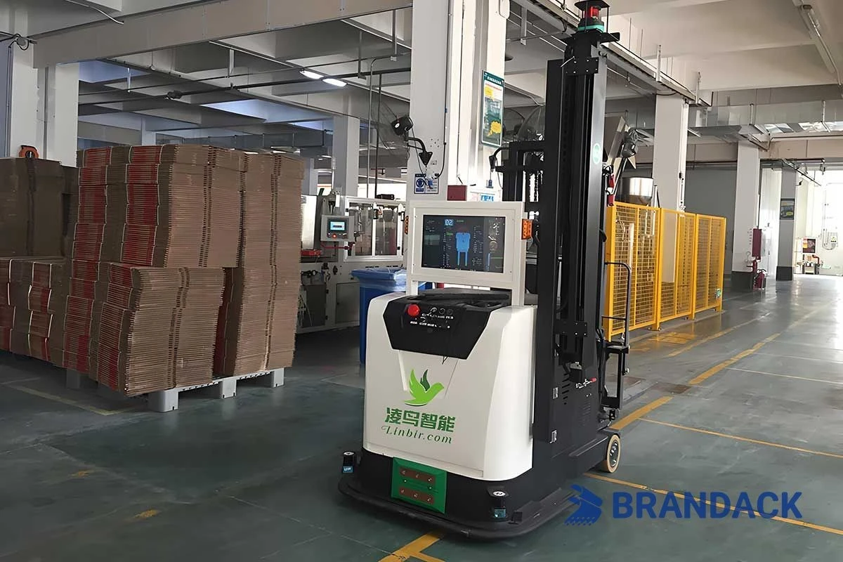 Empilhadeira AGV n&atilde;o tripulada - Inova&ccedil;&atilde;o em tecnologia de armazenamento